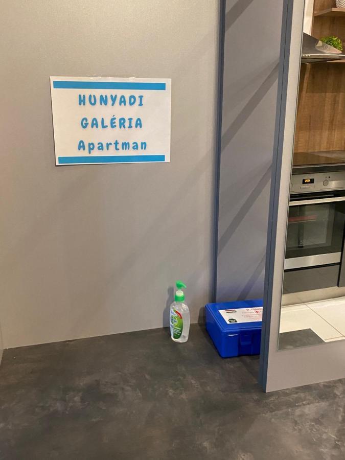 Hunyady Gallery *